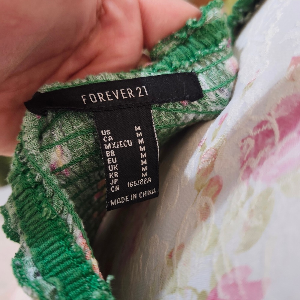 Forever 21 Green Floral Button-Front Crop Top‎ - Picture 6 of 6